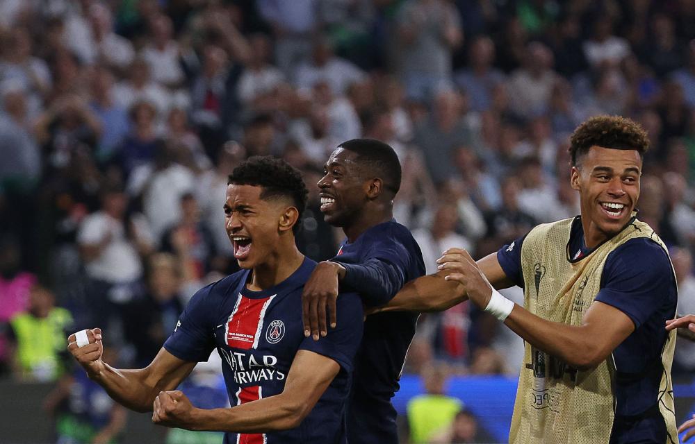 英超：阿森纳客场3-1击败诺维尔